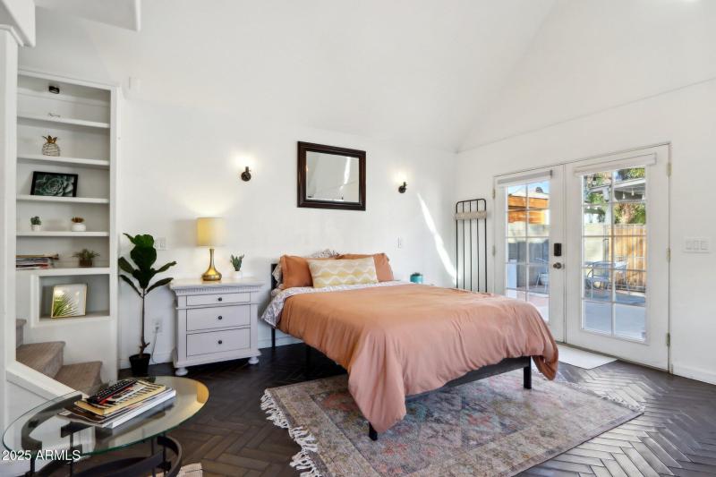 33-web-or-mls-E Weldon Ave-014