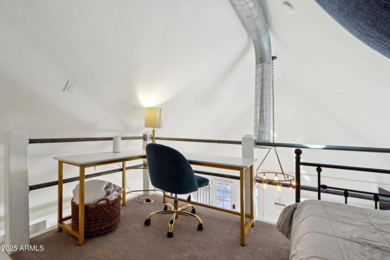 41-web-or-mls-E Weldon Ave-017