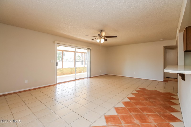 017-photo-living-room-13143696