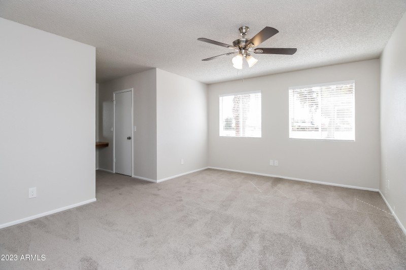 023-photo-primary-bedroom-13143699