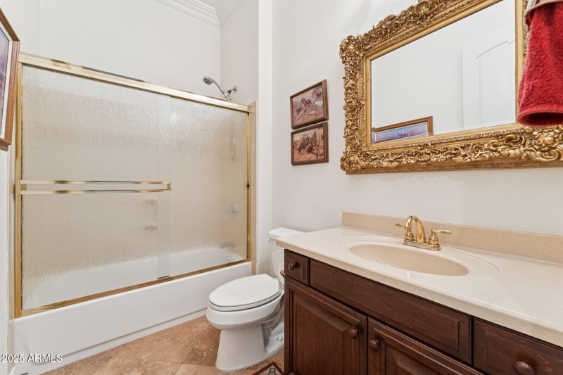 032-bathroom