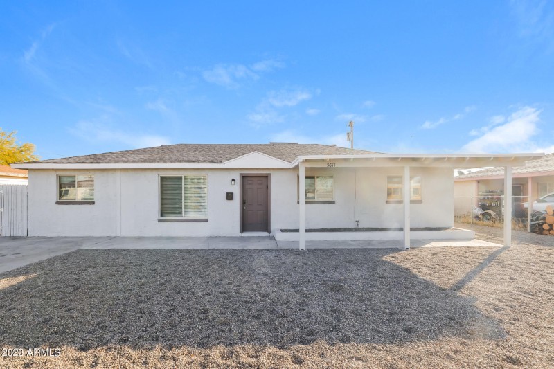 016-photo-front-view-12308976