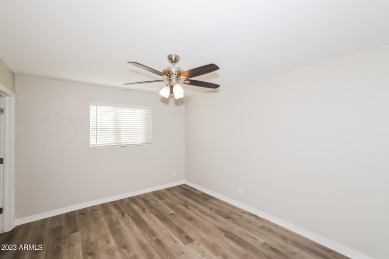 027-photo-bedroom-12308970