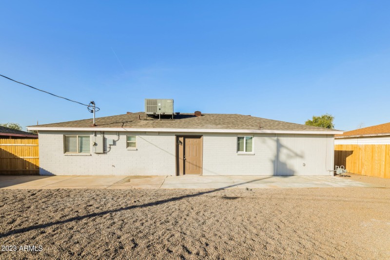 030-photo-rear-view-12308977