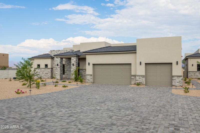 Oversized Garage