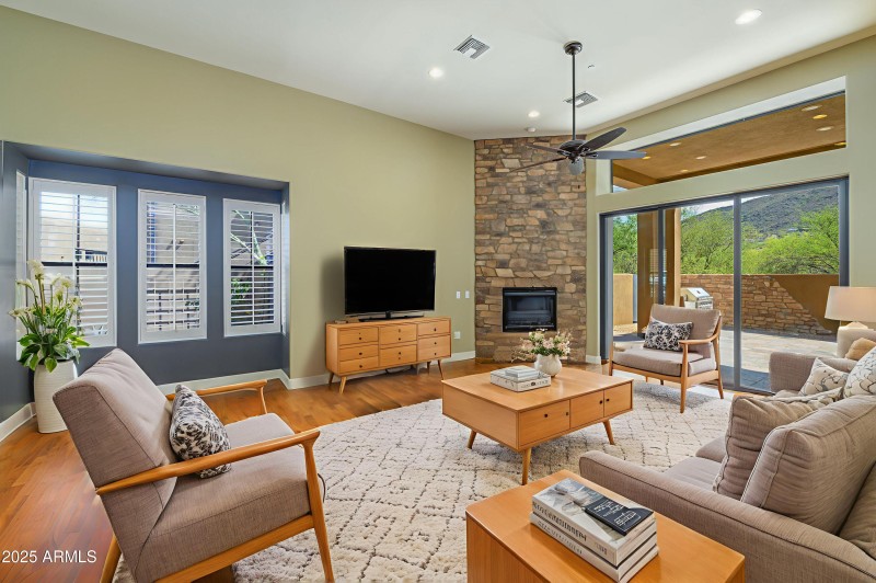 36600-N-Cave-Creek-4A-6 - Living Room -