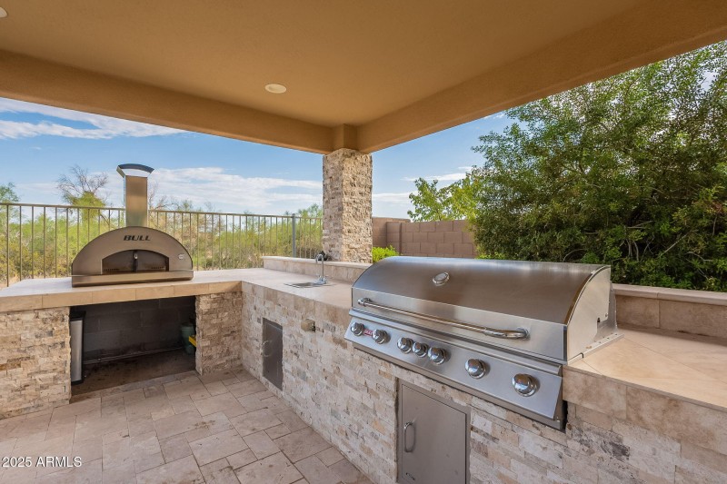Outdoor Kitchen