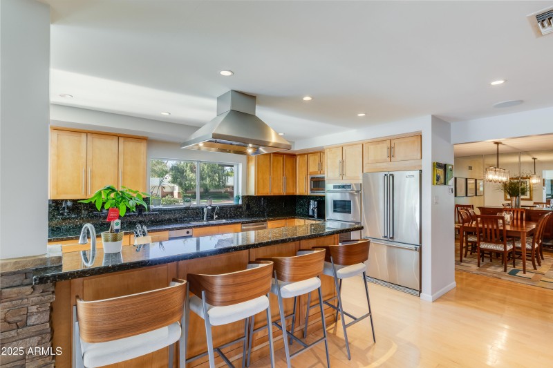 345 W Gardenia-16