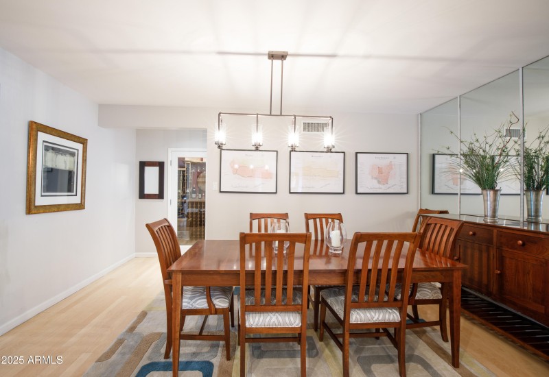 345 W Gardenia-19