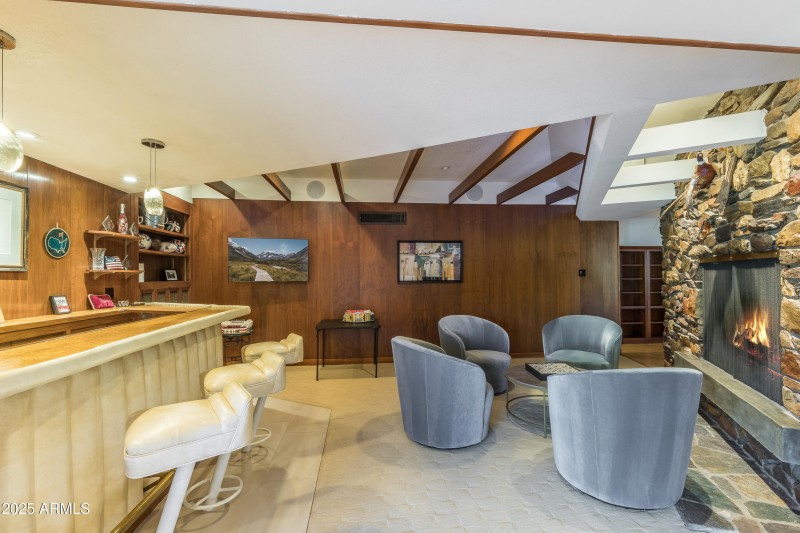345 W Gardenia-26