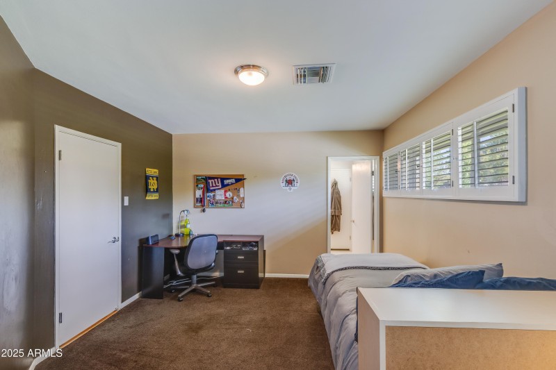 345 W Gardenia-30