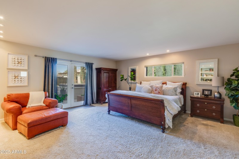 345 W Gardenia-33