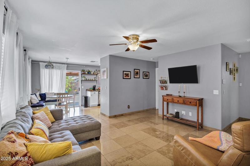 3241 W Abraham Ln-5