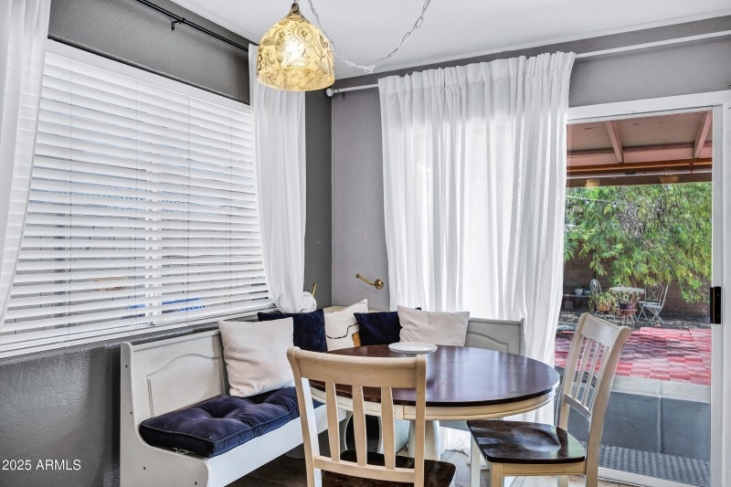 3241 W Abraham Ln-10