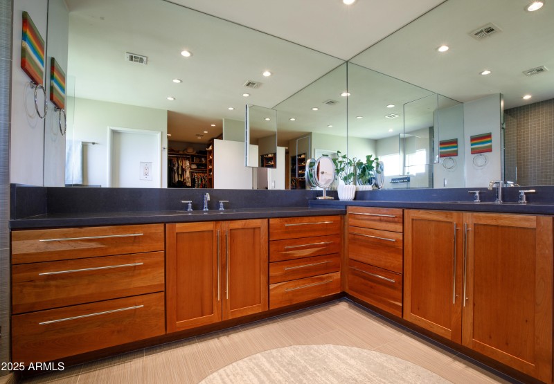 345 W Gardenia-37