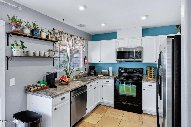 3241 W Abraham Ln-12