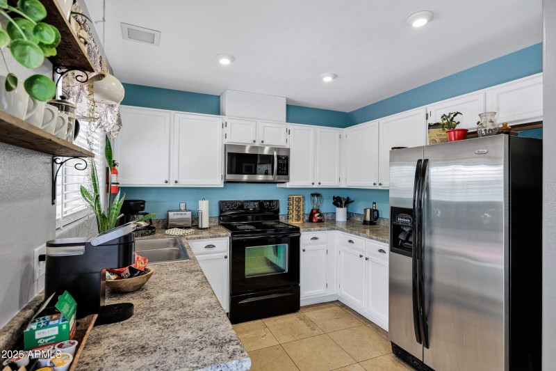 3241 W Abraham Ln-13