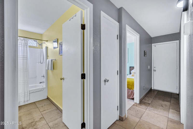 3241 W Abraham Ln-16