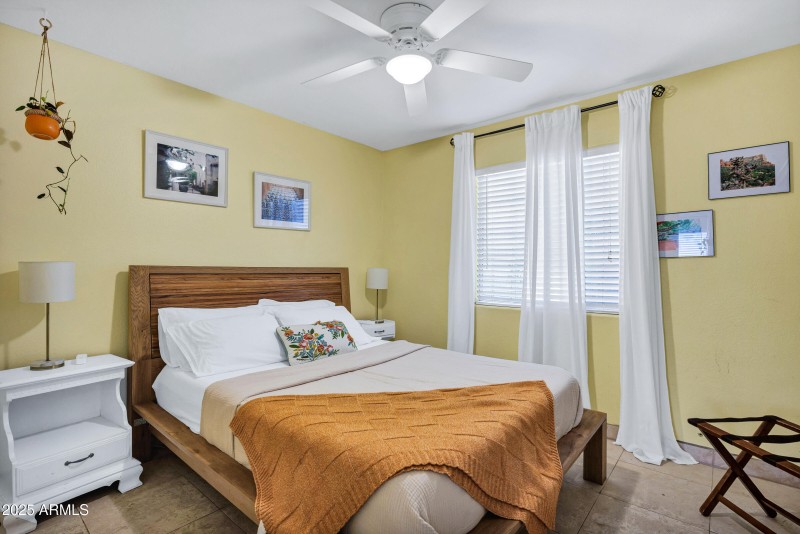 3241 W Abraham Ln-17