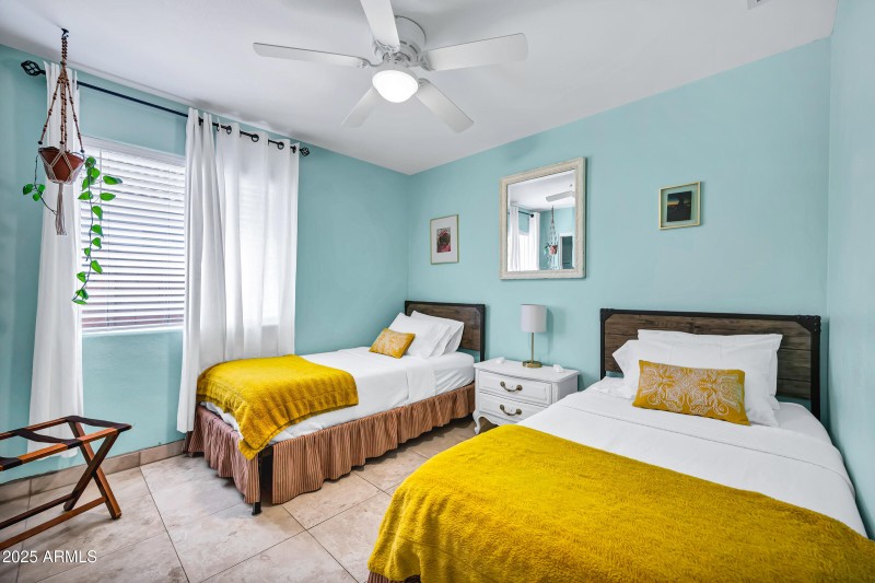 3241 W Abraham Ln-19