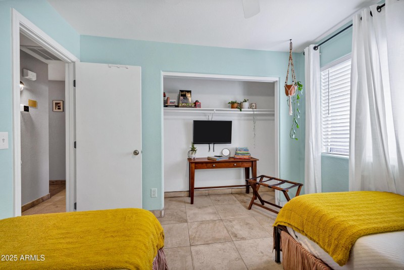 3241 W Abraham Ln-20