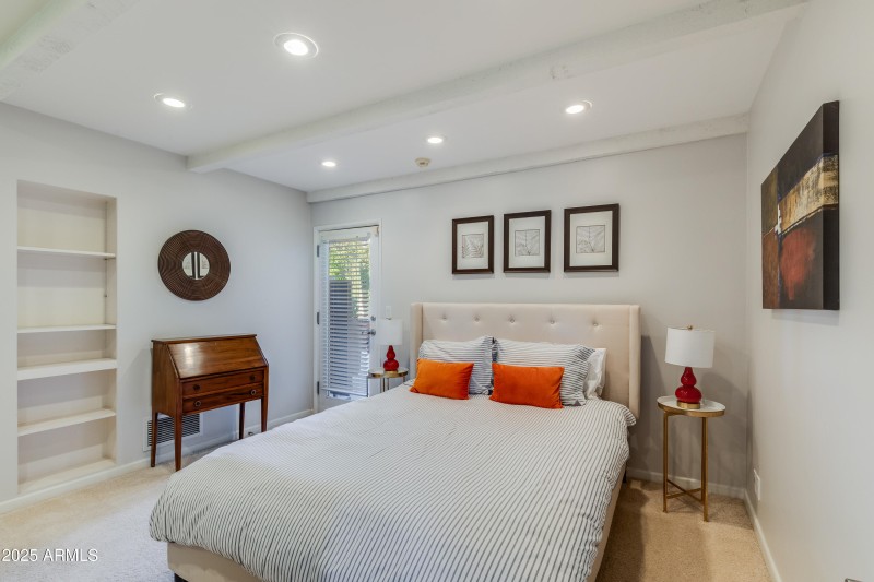 345 W Gardenia-40