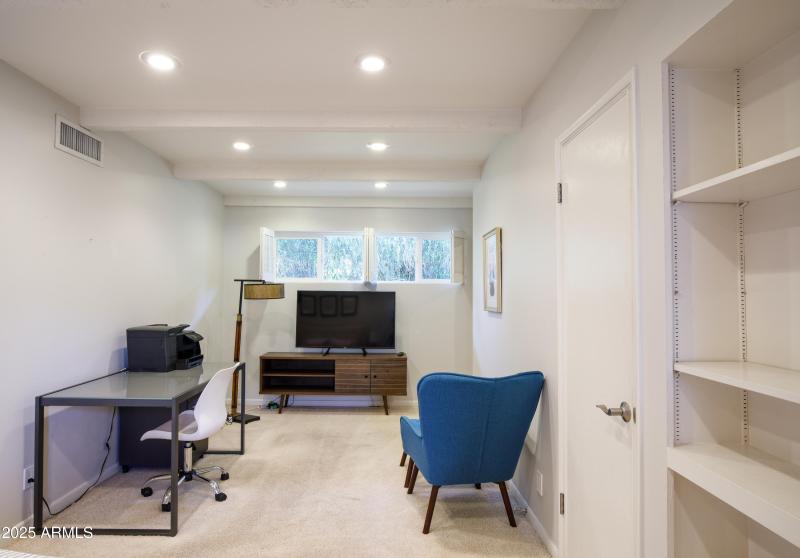 345 W Gardenia-41