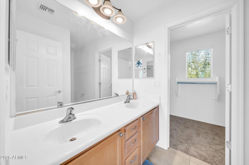 9030 S 58th Dr-17