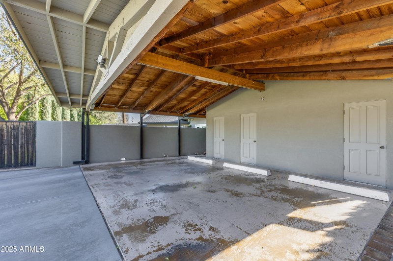 345 W Gardenia-54