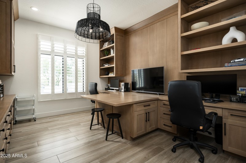 Office/guest bedroom