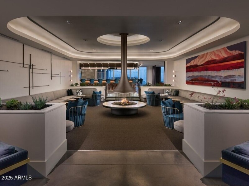 046_RESTAURANT AT HOTEL