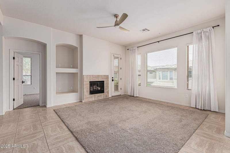 Access to two balconies