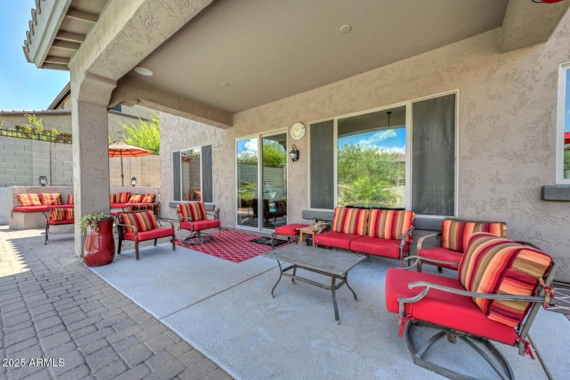 Covered Patio (4)