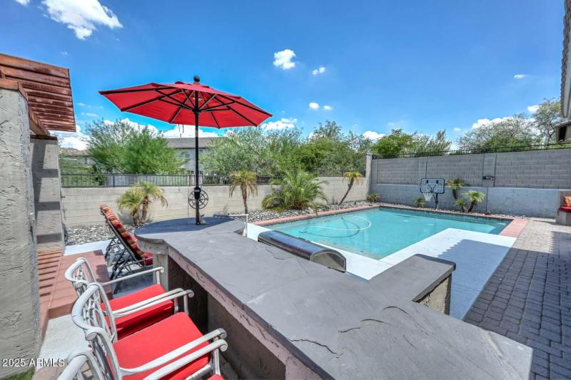 Backyard-Bar