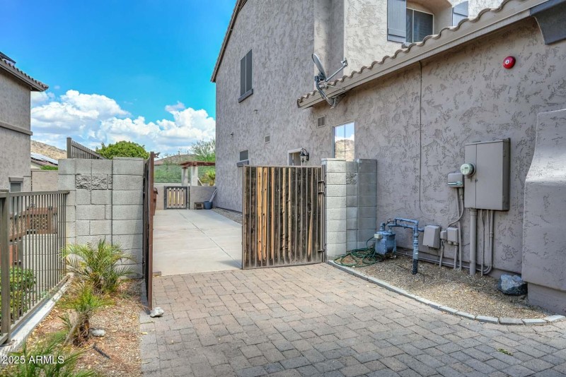 RV Gate2