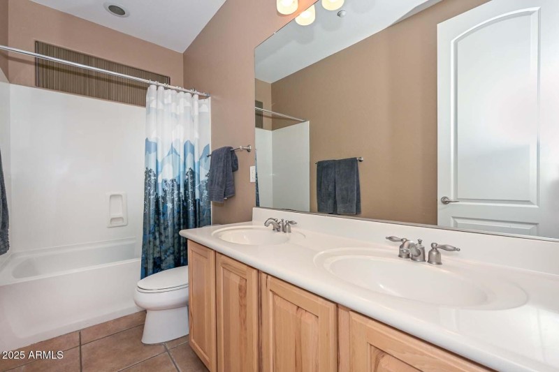 Hall Bath (2)