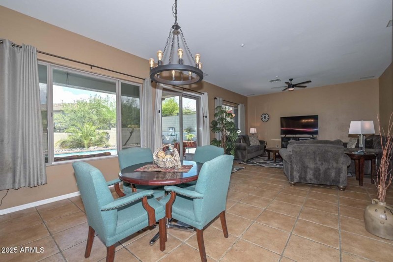 Breakfast Room-