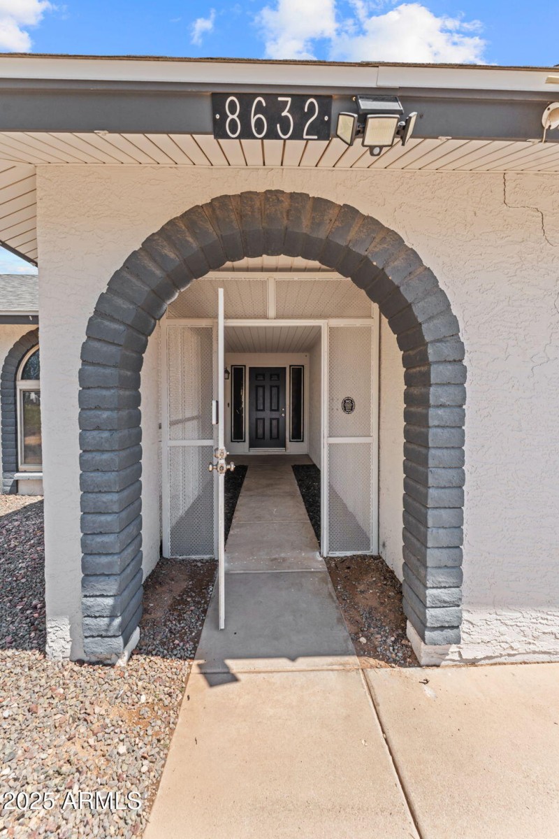 Secured front entryway
