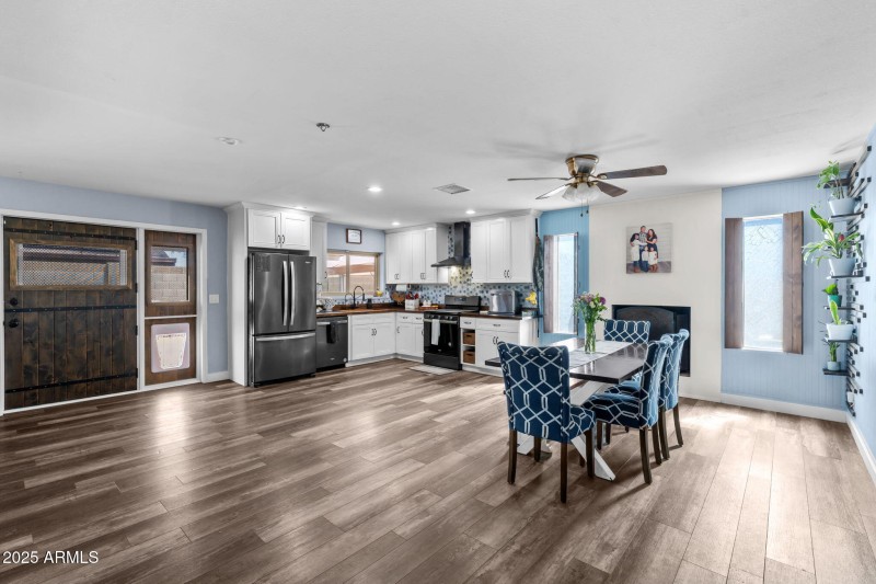 addtl dining and kitchen