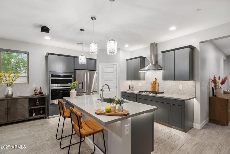 ISLAND KITCHEN