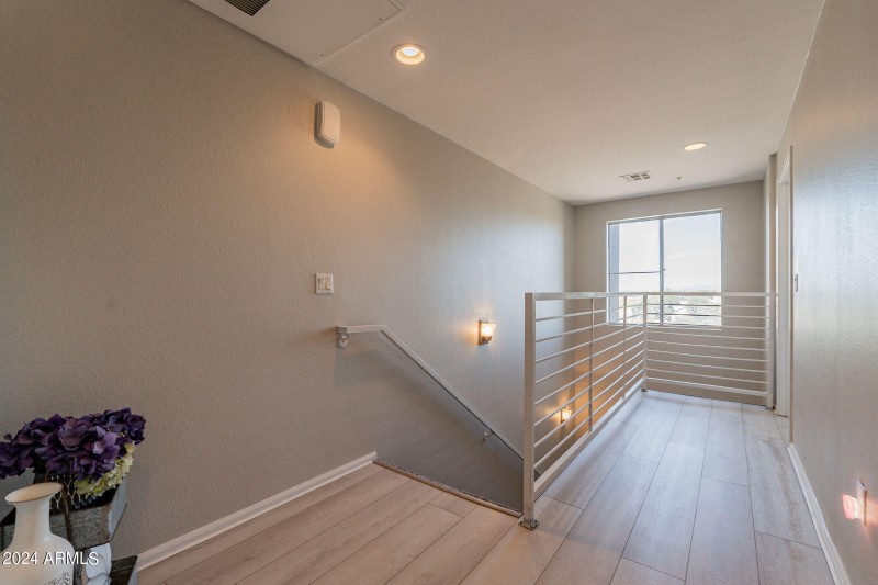 upstairs hallway 1