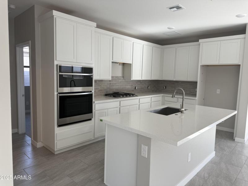 SR35 - Lot 167 Kitchen