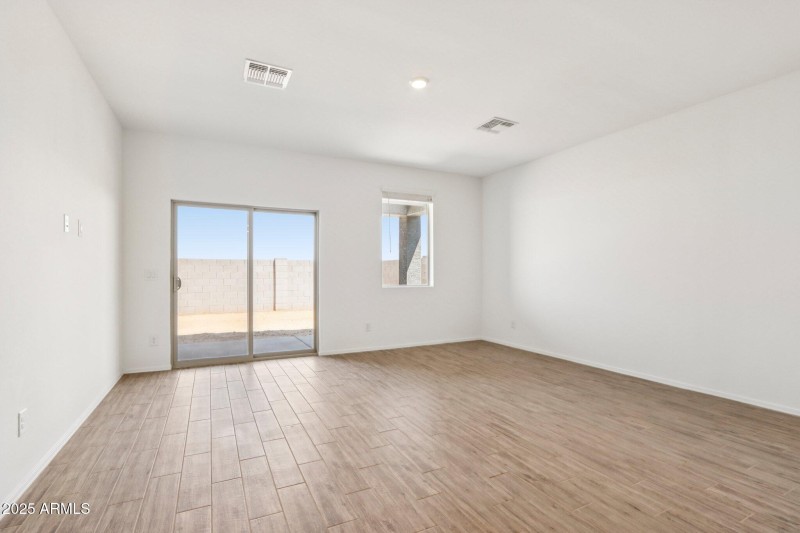 10-web-or-mls-W Moeller Rd-S2208-010