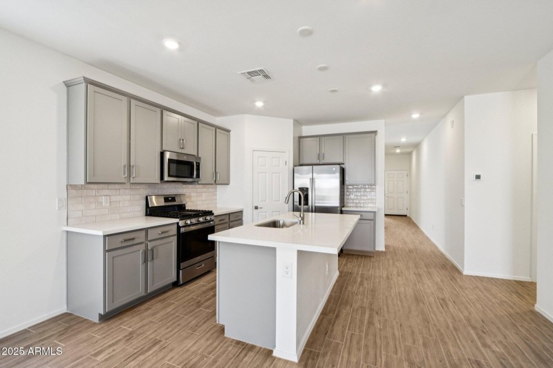 15-web-or-mls-W Moeller Rd-S2208-015