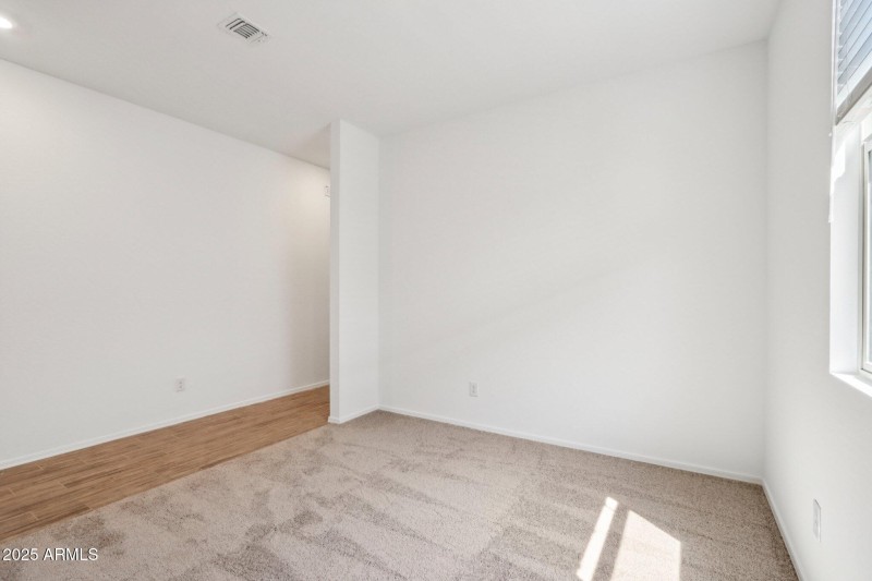 27-web-or-mls-W Moeller Rd-S2208-027