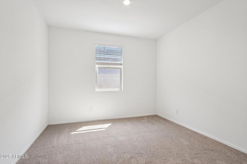 28-web-or-mls-W Moeller Rd-S2208-028