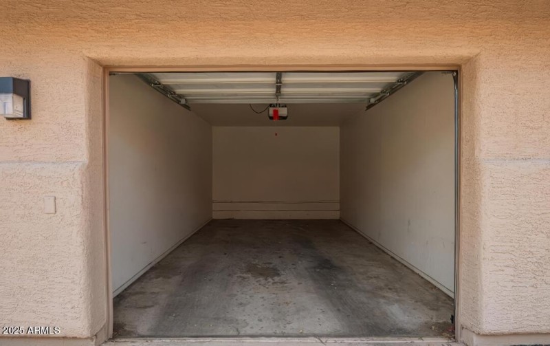 1 Car Garage With Remote