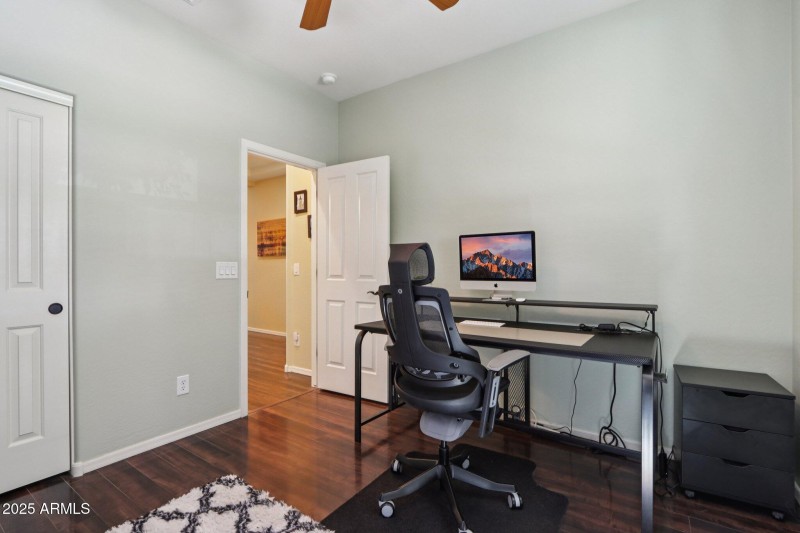 Office/2nd bedroom