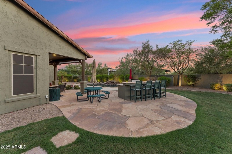 BBQ with Seating Bar