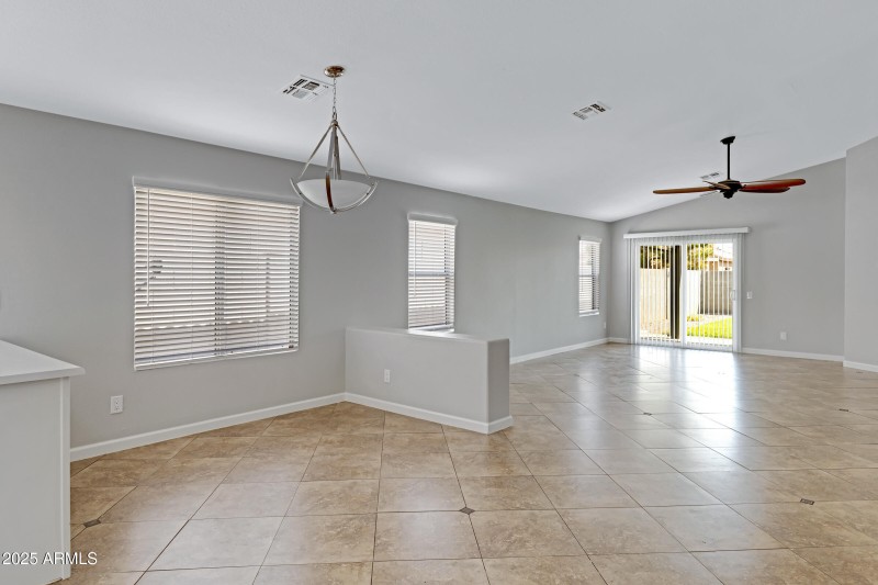 10429 W Windsor Blvd-7